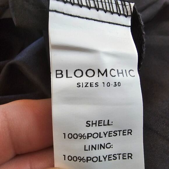 Bloomchic Blouse Women's 3X Short Sleeve Button Detail Mesh Overlay Black NWT - Picture 6 of 11